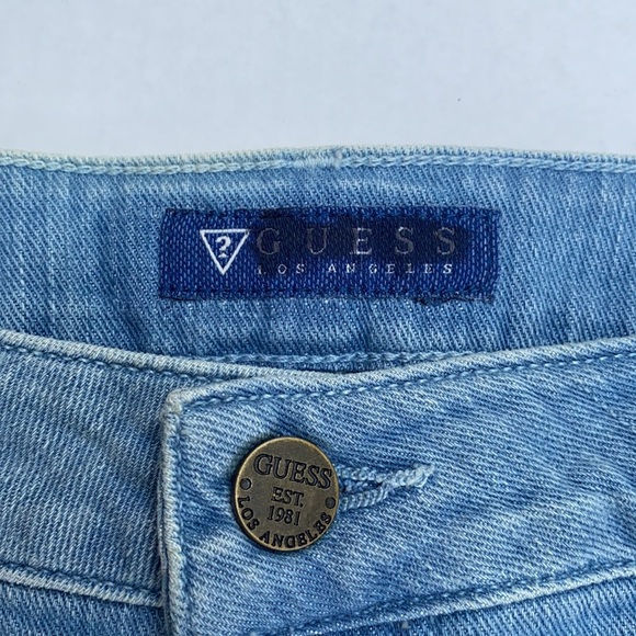 New GUESS Women's Denim Shorts SZ 27 - Picture 2 of 6